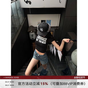韩好甜WARDEN EDGE 野蛮女友2.0 黑色短款T恤夏辣妹小众别致上衣