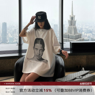 韩好甜WARDEN EDGE光影人像白色印花T恤女夏宽松阔版圆领短袖上衣