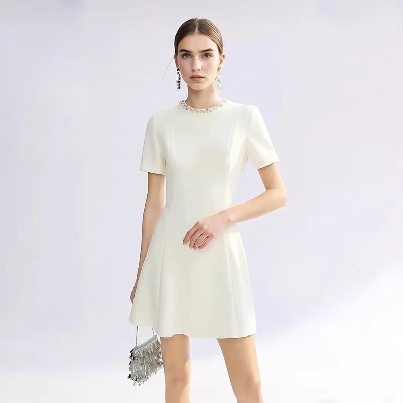 朗系2026夏新款简约白色小香风法式圆领收腰连衣裙高级感短裙