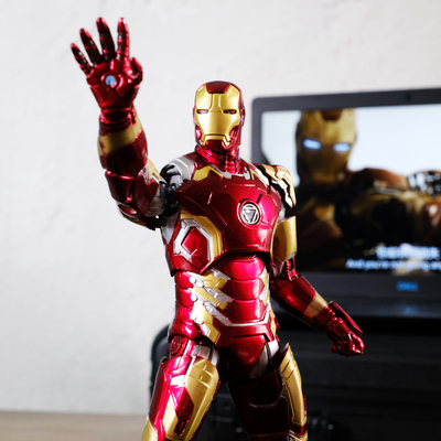 正版中动mk43钢铁侠关节可动手办