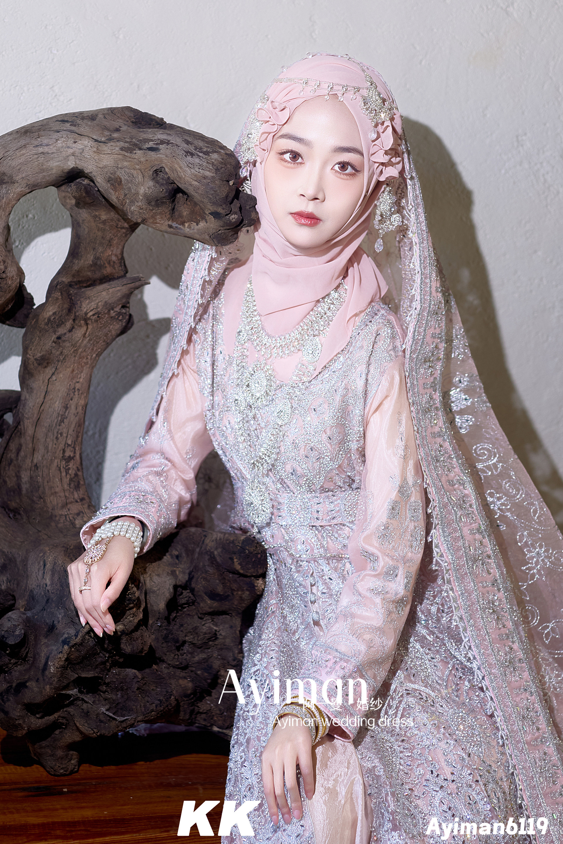 「出租」粉色重工印度丝巴服民族回族结婚礼服回族婚纱巴服显瘦