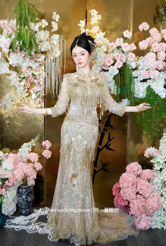 「出租」莎拉金宝正版秀禾服鱼尾金色重工钉珠收腰显瘦小拖尾