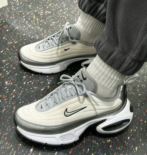 Nike/耐克MAX PORTAL舒适女子百搭厚底缓震运动跑步鞋HM0256-001