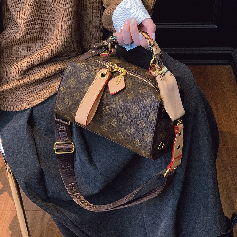 2026新款老花单肩手提包女士复古百搭枕头包撞色通勤斜跨包小包包,箱包皮具/热销女包/男包,波士顿包,淘宝优惠券,粉丝福利购,淘宝优惠卷