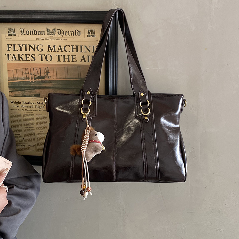 复古油蜡皮托特包女士大容量百搭通勤单肩手提包高级感爆款斜跨包,箱包皮具/热销女包/男包,托特包,淘宝优惠券,粉丝福利购,淘宝优惠卷