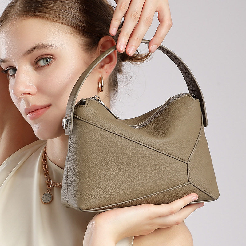 头层牛皮高端天花板25新款几何包mini真皮枕头包单肩斜挎手提