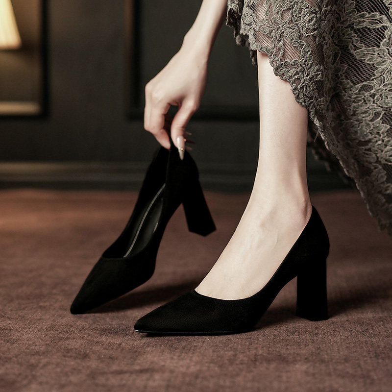 黑色高跟鞋女2026年新款绒面尖头不累脚粗跟正装面试职业工作单鞋