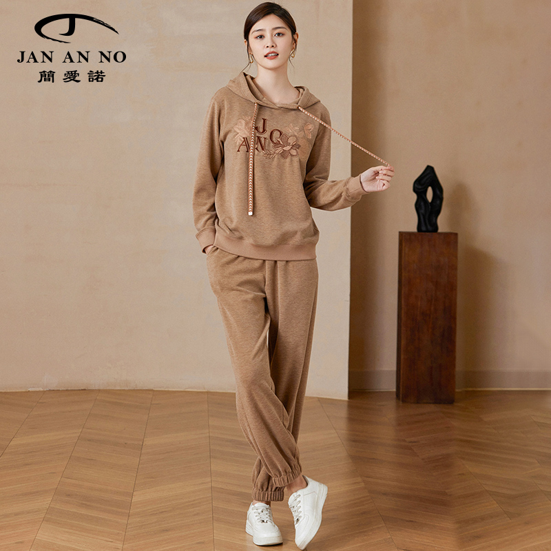 简爱诺休闲米咖色运动连帽卫衣