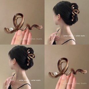 旅行发卡 高级感仿珍珠鲨鱼夹新款 可可棕 波浪醋酸抓夹大号法式