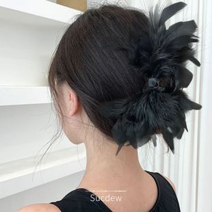 天鹅湖~氛围感羽毛发夹女时尚鸵鸟抓夹头饰后脑勺气质盘发鲨鱼夹