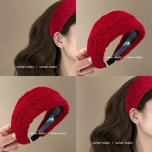洋溢酒红~法式高颅顶毛绒发箍女2025新款高级感羊羔毛新年旅发饰