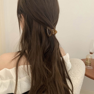 新款透明系三角形咖色小号抓夹高马尾适合发量少发夹秋冬发卡发饰