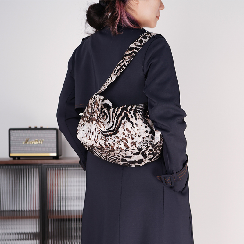 布也原创手提袋豹纹单肩小方包