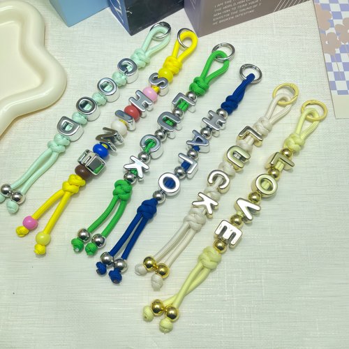 爱豆应援手作亚克力字母串珠包挂