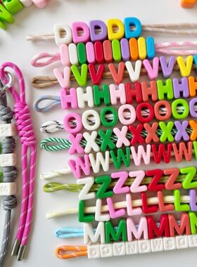彩色26字母大孔亚克力串珠diy英文物料手机链编织包挂件材料散珠