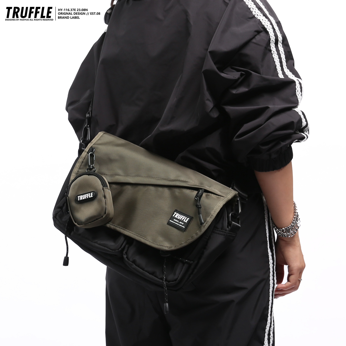 TRUFFLE机能单肩斜挎包男士背包大容量休闲挎包女学生邮差包外出