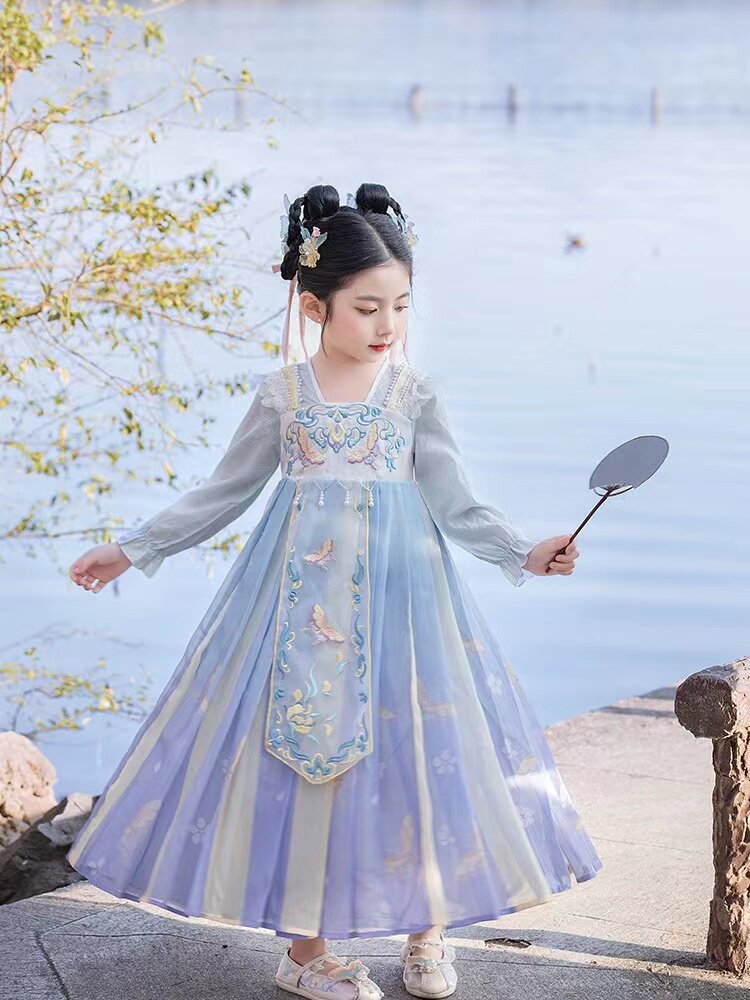 新款女童汉服中国风唐装蝴蝶洋气古代超萌清新爆款幼儿园正版