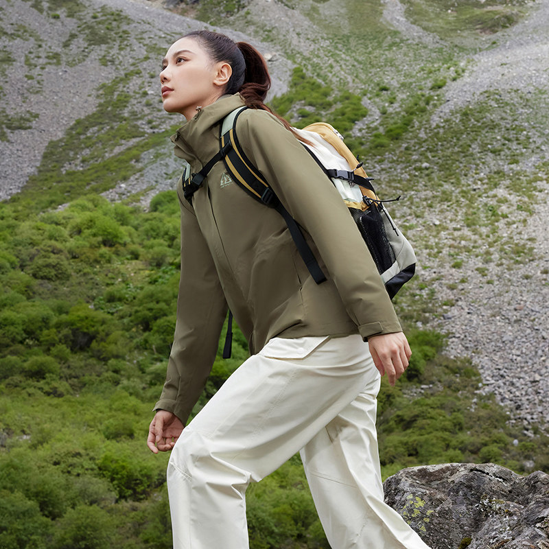 361女冲锋衣2025秋冬三合一防水防风户外登山服女士保暖运动外套