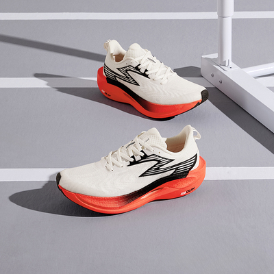 马拉松361飞燃跑鞋碳板竞速