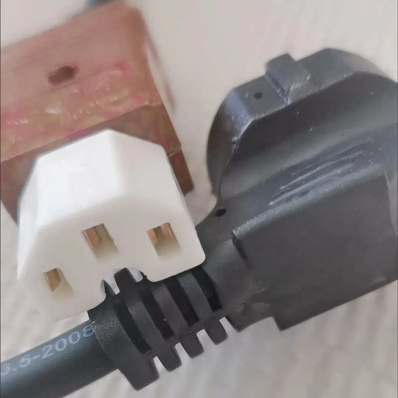 三孔品字陶瓷头电源线