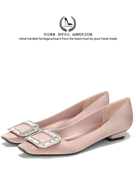 LUKE新款设计感方头rv水钻单鞋女浅口粗跟仙女风绸缎高跟鞋粉色