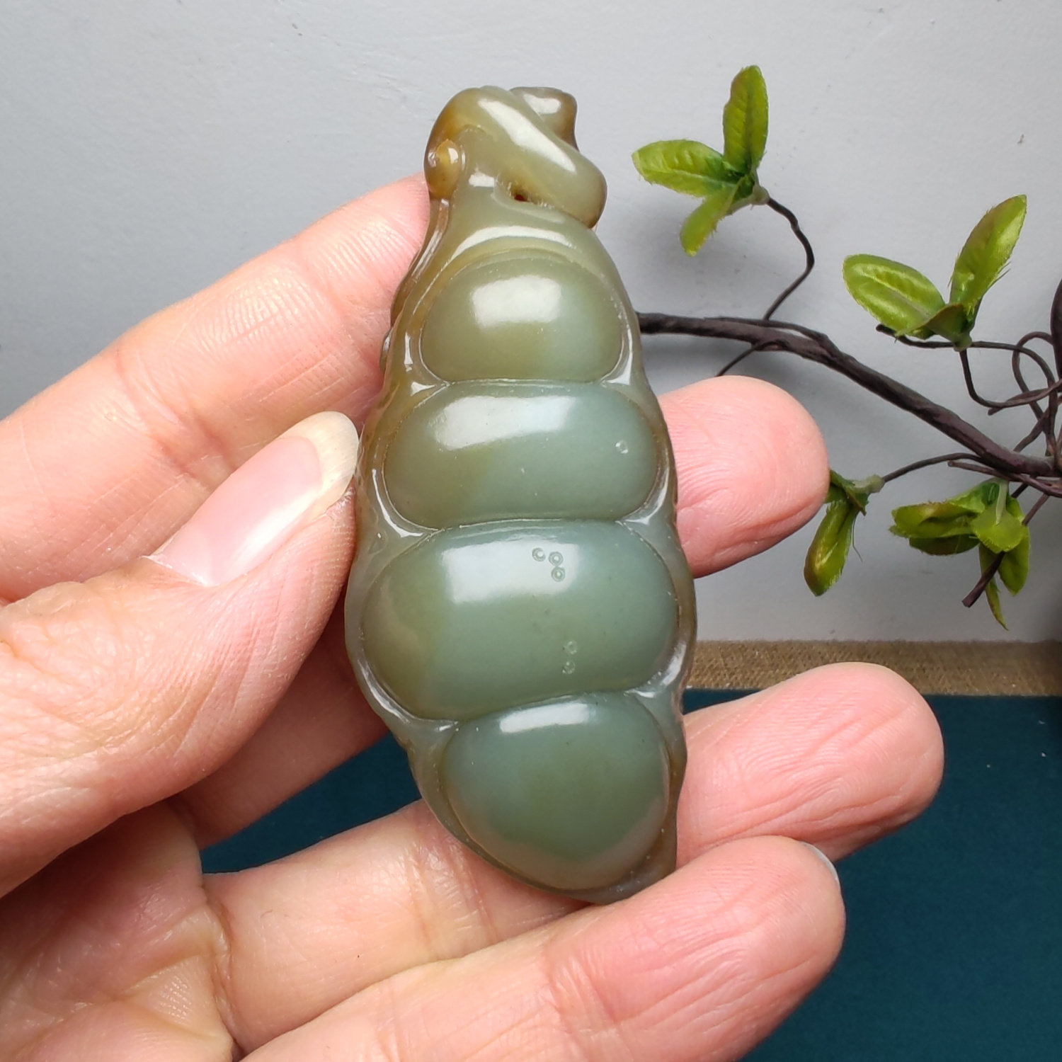 新疆和田玉且末糖青白玉豆角豆荚如意吊坠挂件男女国风豆蔻年华