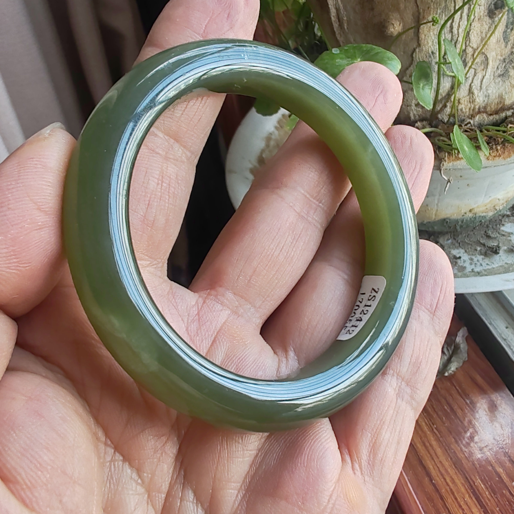送证书和田玉湖水绿飘花手镯玉镯子55mm+精品女神国风春来江水