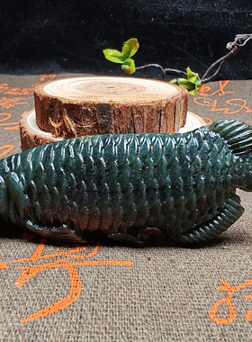 新疆和田玉青花墨玉金龙鱼吊坠车挂苏工立体精品男女国风年年有余