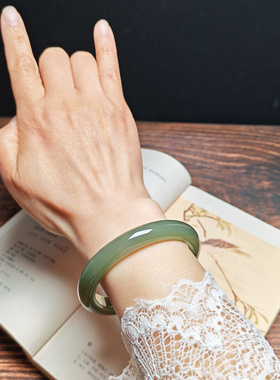 和田玉青白玉飘花手镯57mm保真