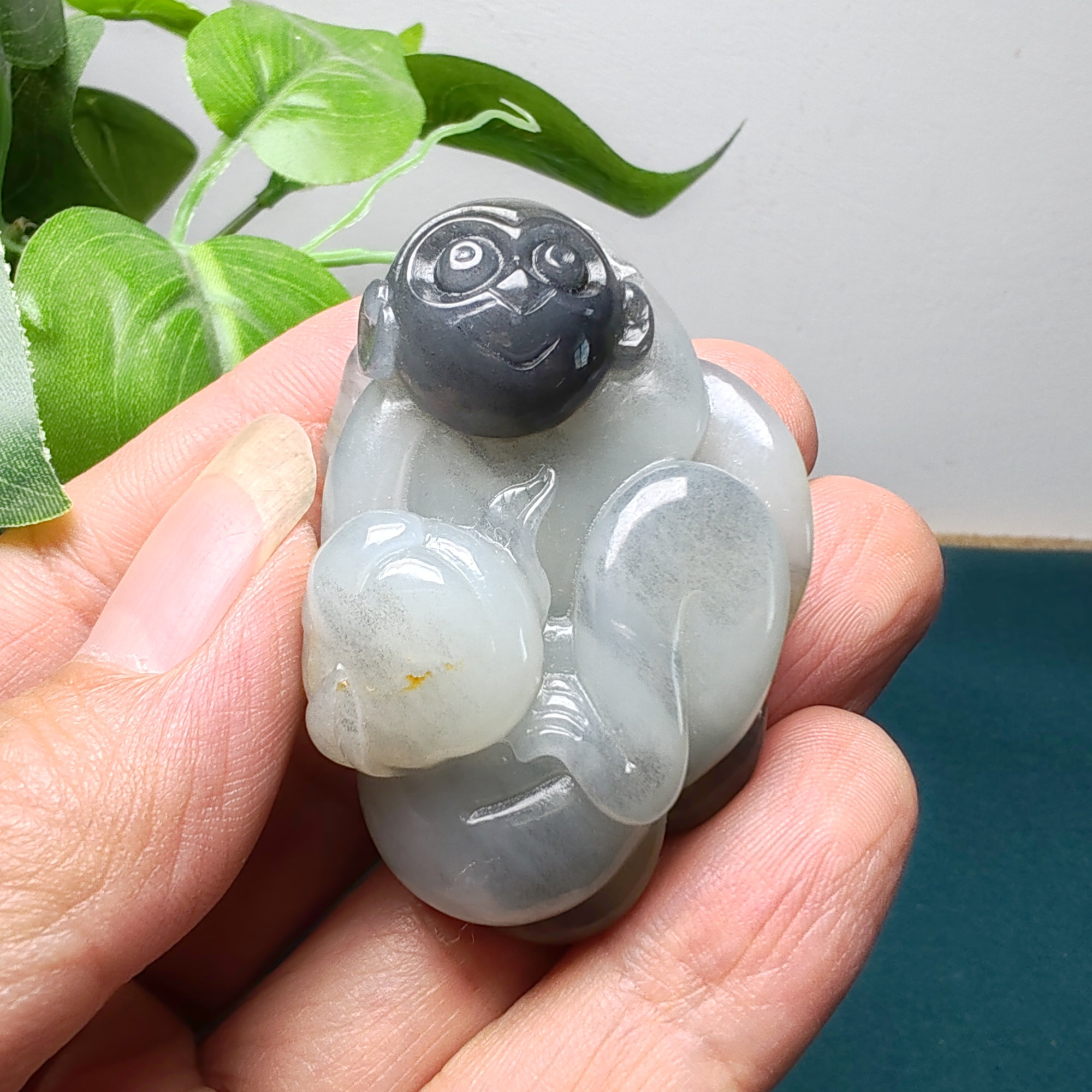 新疆和田玉籽料青花墨玉生肖猴子桃子吊坠挂件父母男女灵猴献寿