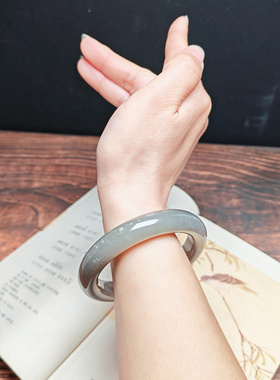 烟灰飘花和田玉手镯57mm保真