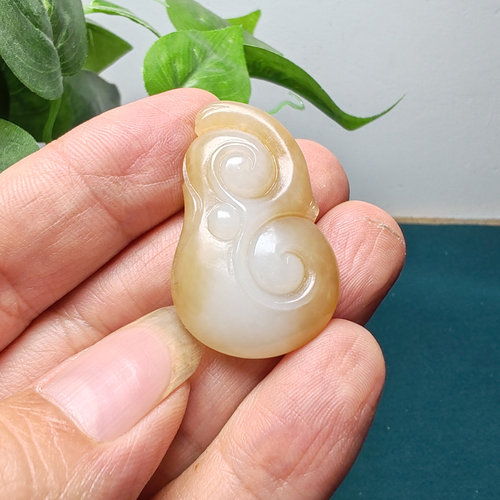 和田玉糖白玉灵芝如意吊坠油润