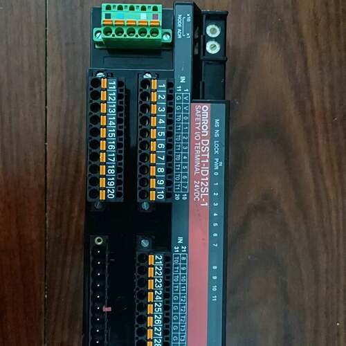 可维修欧姆龙 DST1-ID12SL-1 一个成色如图少了一议价