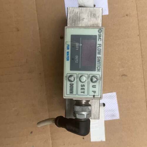 可维修水用流量开关PF2W720-F04-67，，包好，议价
