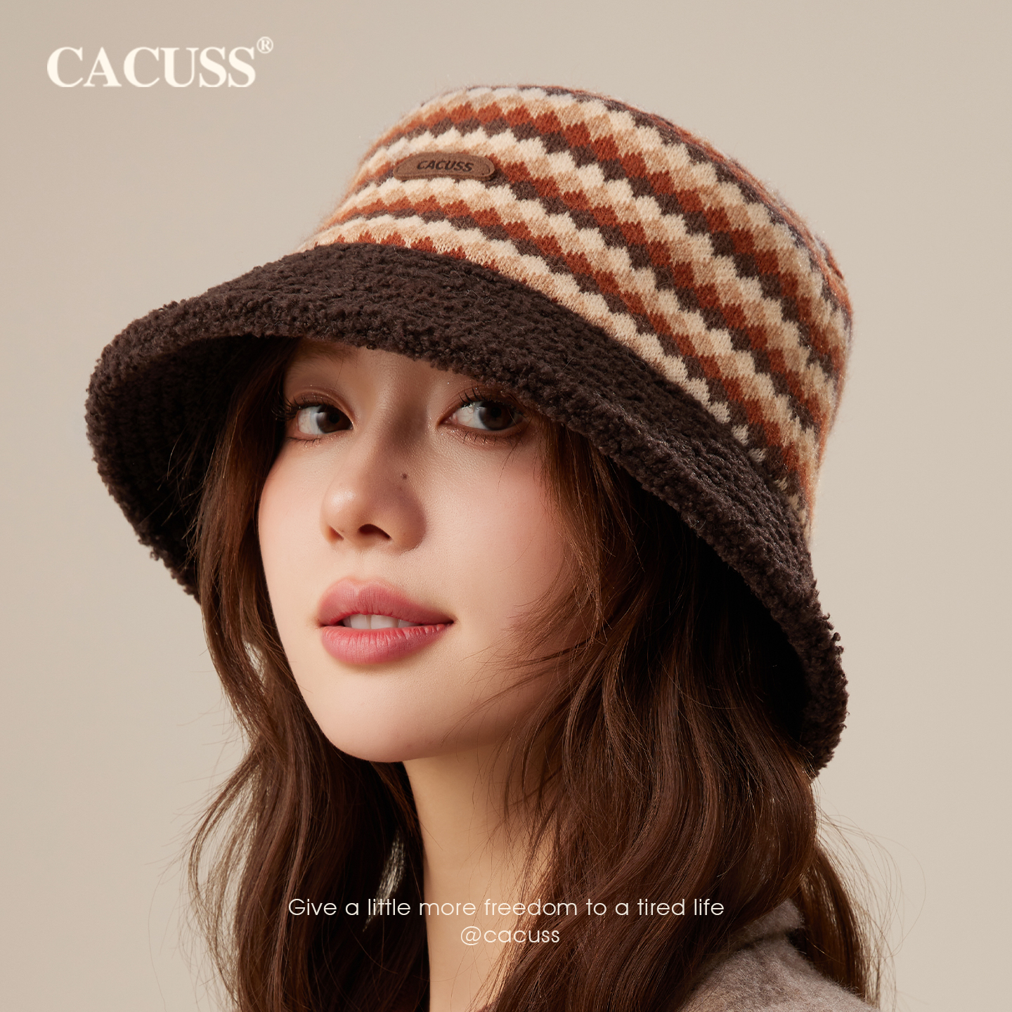 CACUSS秋冬保暖复古格纹渔夫帽女