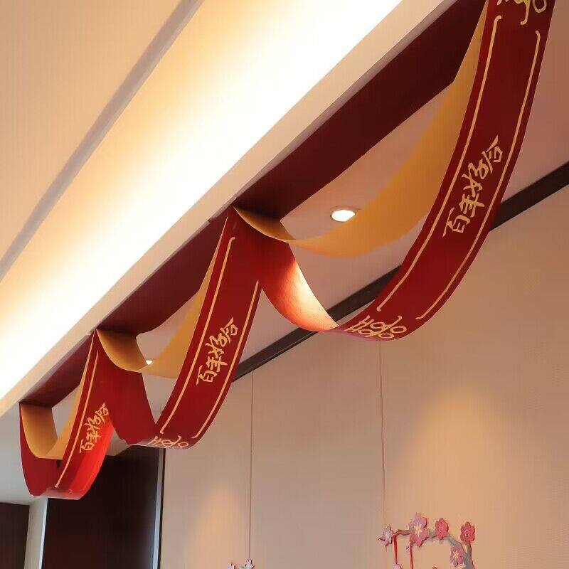 结婚酒红波浪旗楼梯天花板装饰