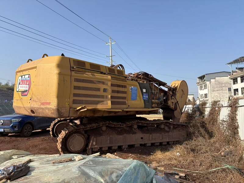 4月13日黄山卡特彼勒牌履带式液压挖掘机一台网络拍卖公告