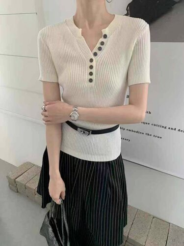 2026夏春秋精仿半袖女V领短袖针织毛衣背心半开领系扣抽条半袖