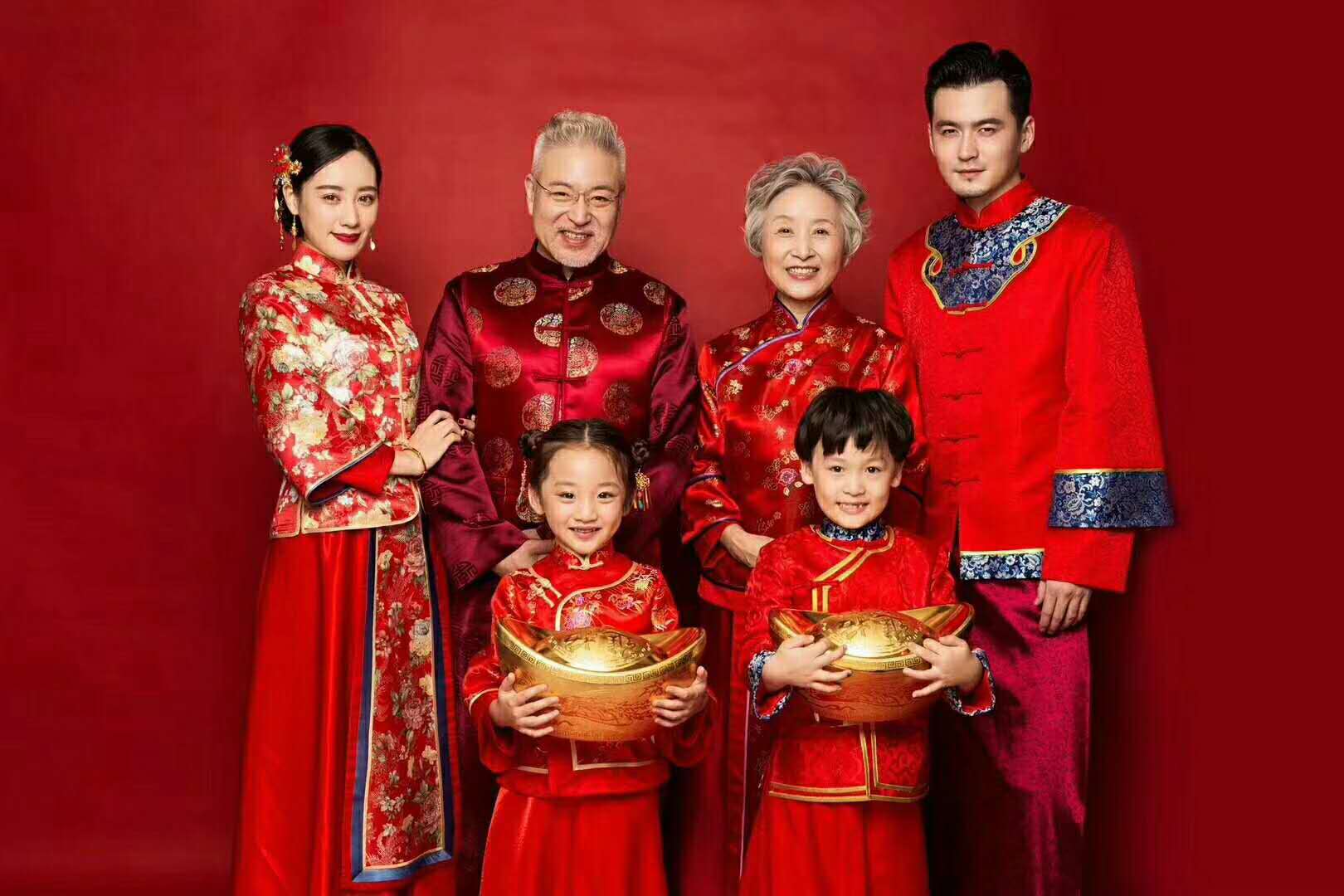 出租全家福唐裝秀禾裝長(zhǎng)衫馬褂長(zhǎng)袍秀禾裝親子裝生日周歲春節(jié)攝影