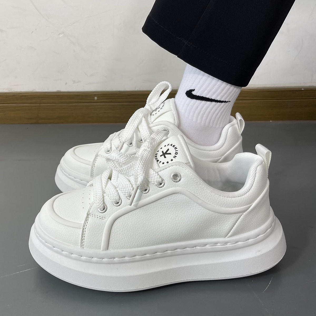 男鞋ins潮流新款小白鞋休闲板鞋