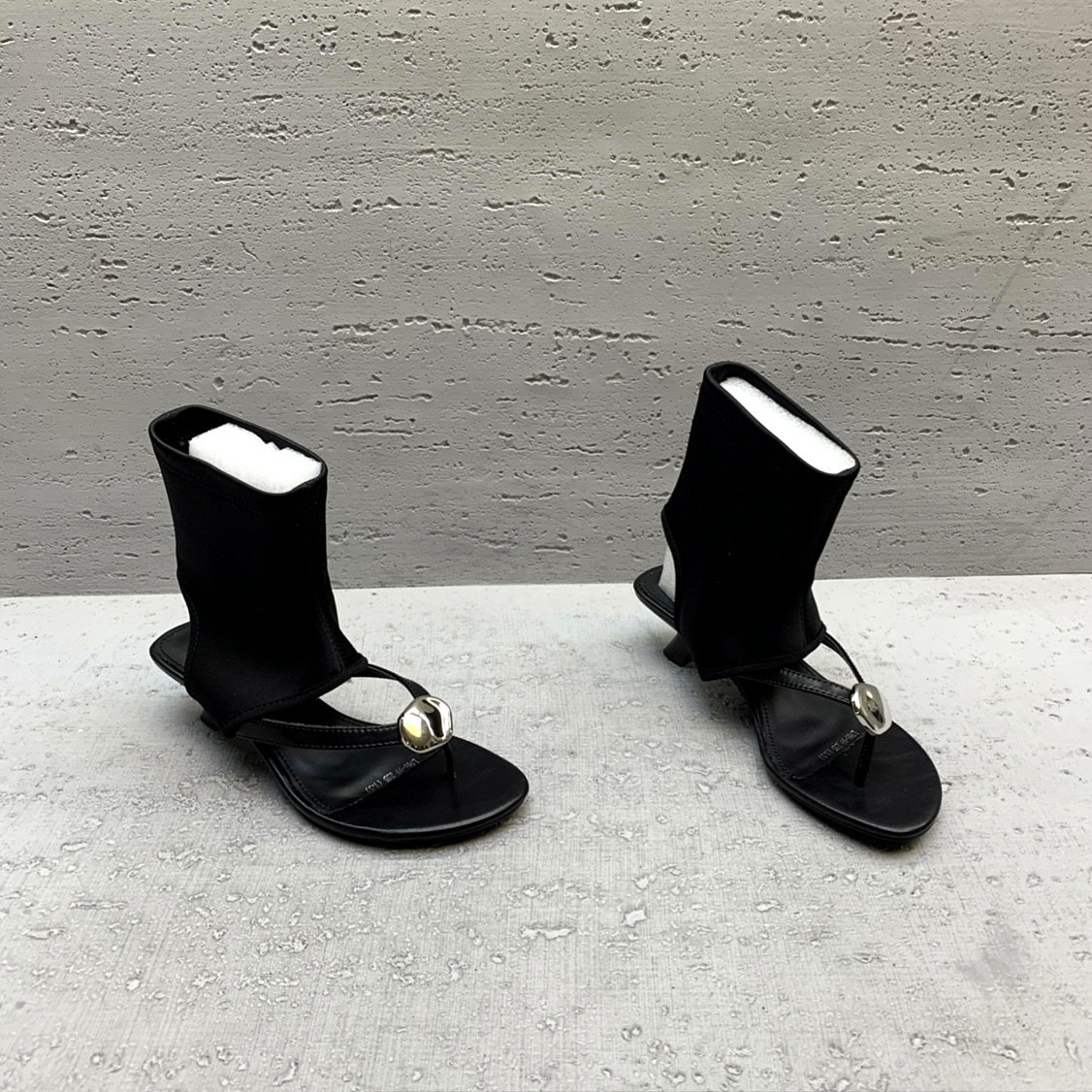 欧洲站女鞋2026夏季新款欧货布面夹趾小众细跟套筒时尚短靴瘦瘦靴