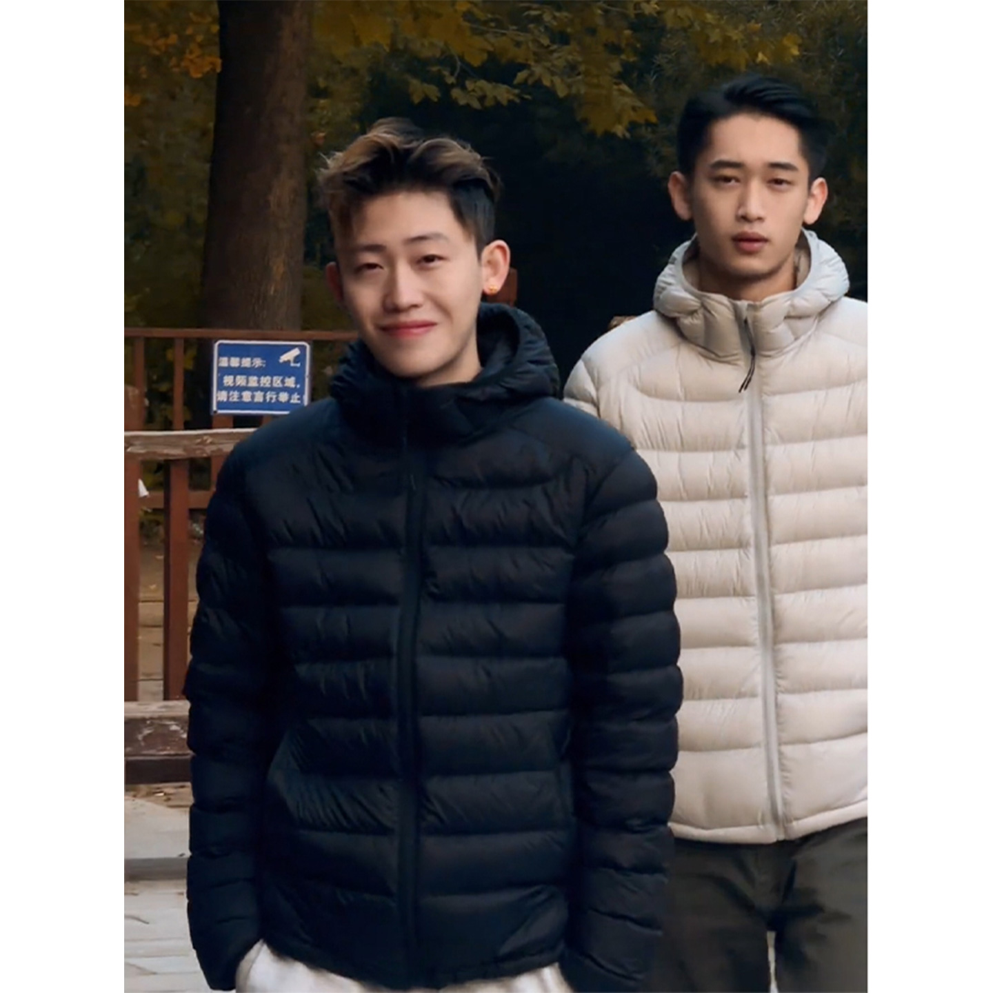 轻量化排骨连帽羽绒服男女同款