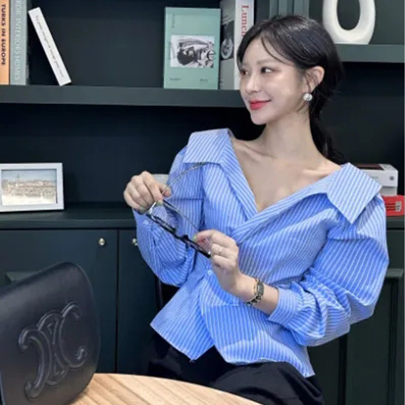 韩国东大门2026春装新款气质翻领收腰显瘦叠穿不规则条纹衬衫女