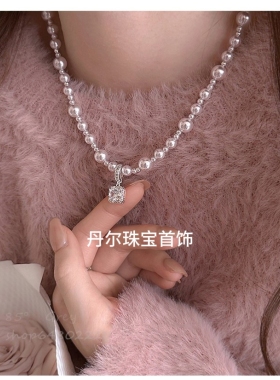 2026新款爆款项链女轻奢小众高级感珍珠项链百搭毛衣链送女友礼物