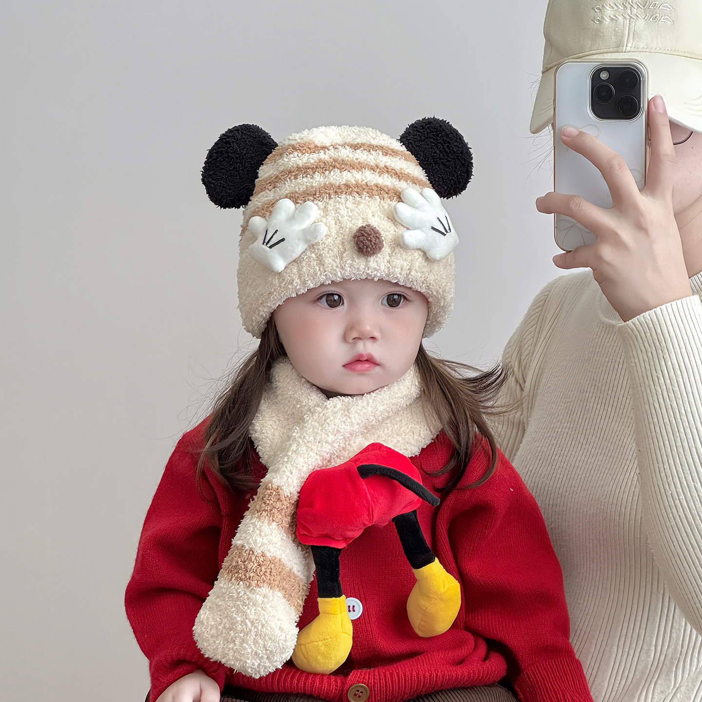 宝宝帽子秋冬季可爱米奇手掌婴儿毛绒帽围巾套装保暖男女童套头帽