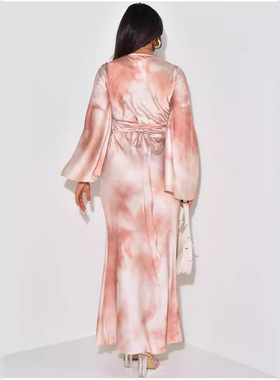 2026 women clothesL0406    欧美宽松印花休闲长款色丁缎面连衣