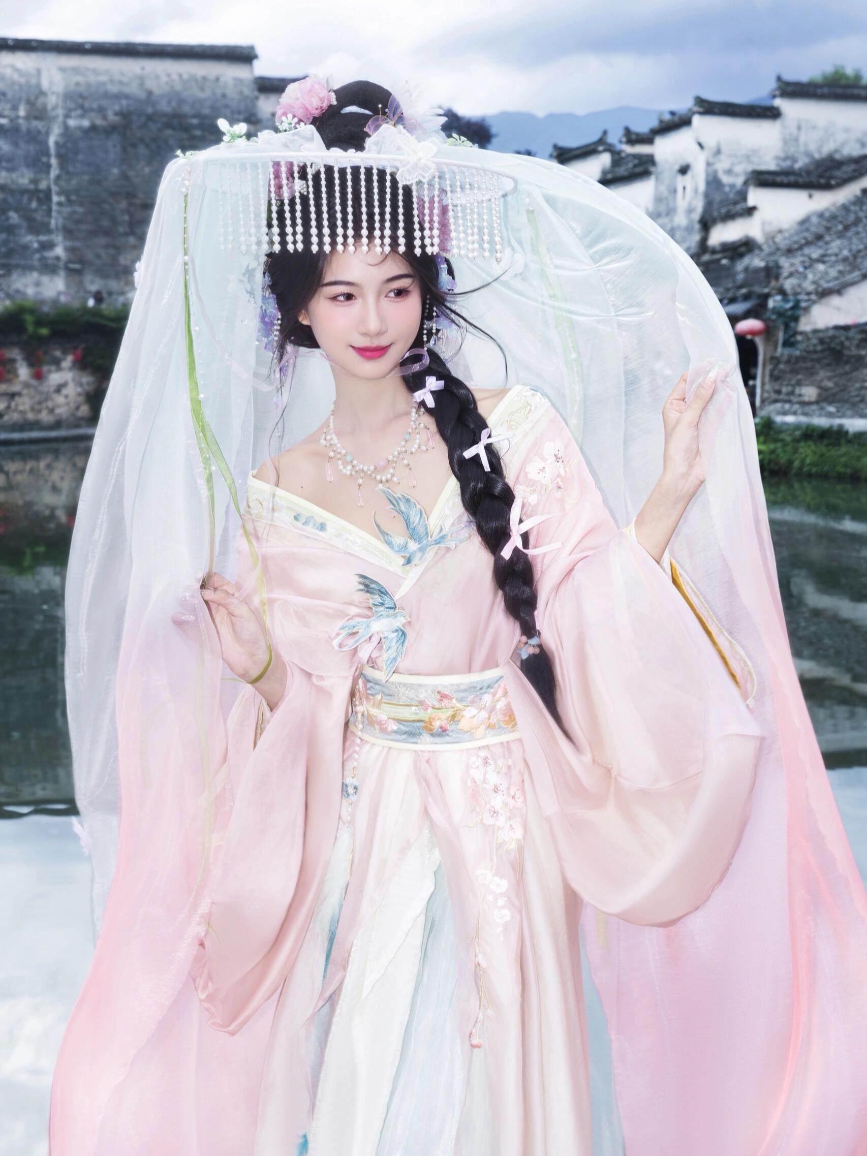 2025新款原创汉服女静还决齐腰战国袍刺绣春秋款吊带大袖套装垂樱图片
