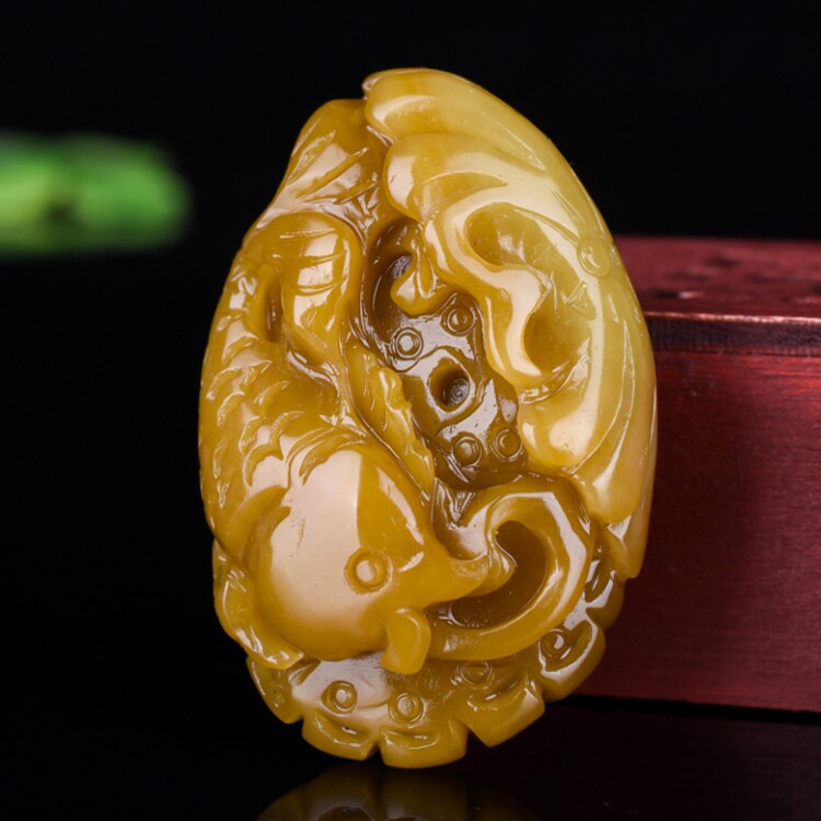 天然和田玉籽料糖玉金鱼莲花吊坠糖料连年有余玉挂件项链坠玉佩