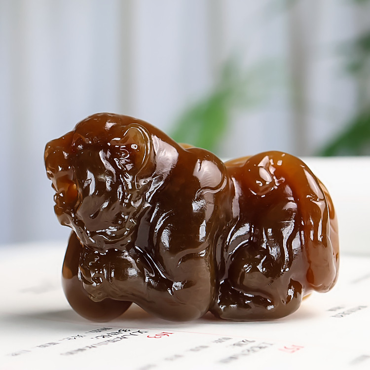 新品和田玉糖料老虎手把件且末糖玉生肖虎玉石挂件把玩件新疆玉器