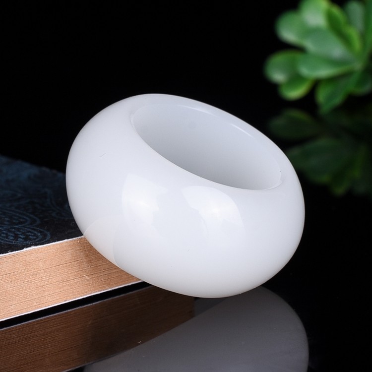 天然和田玉籽料扳指羊脂玉戒指